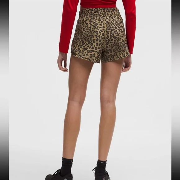 Lululemon Hotty Hot High-Rise Lined Short 4" Leopard Print Size 4 6 8 10 12 14 - Picture 2 of 5